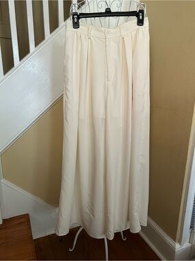 ASTR Cream Ultra Wide Leg Trousers